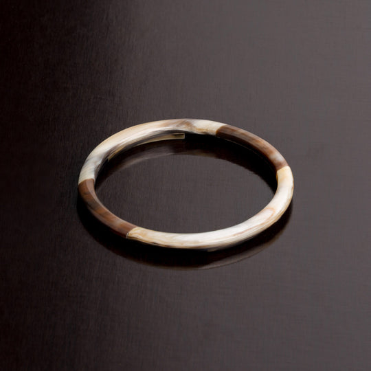 Amira Armreifen Horn