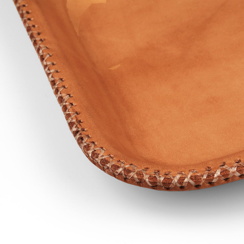 Edward Ledertablett Medium