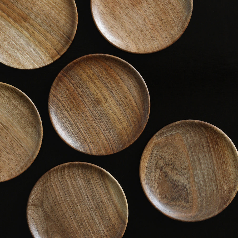 Milan Untersetzer Nussholz