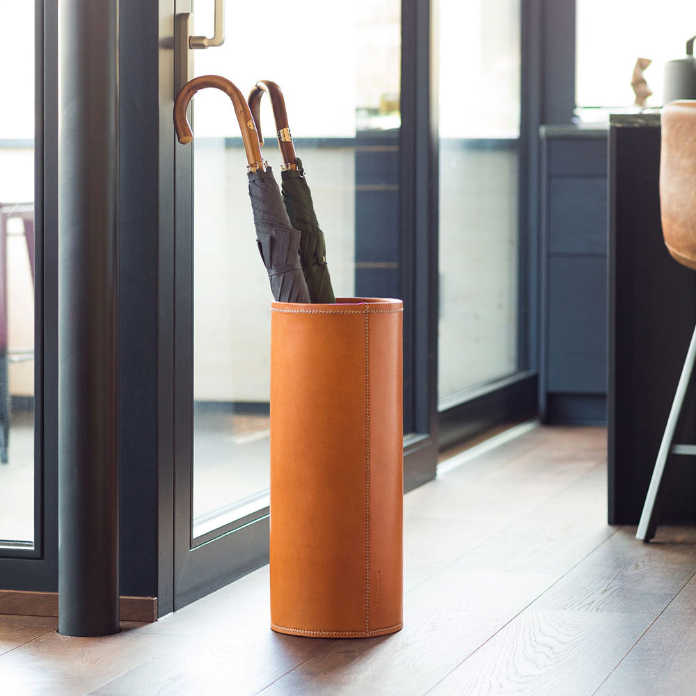 Francesco Schirmständer Leder